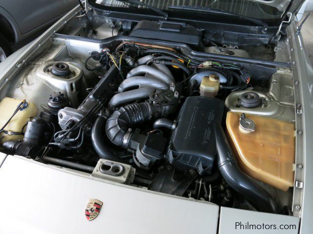 Porsche 944  in Philippines