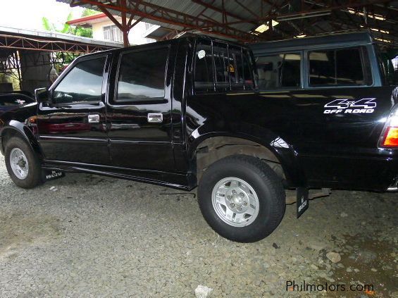 Isuzu fuego vs. nissan frontier #6