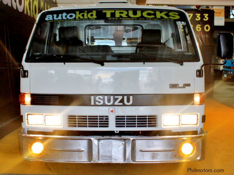 Isuzu Isuzu self loader 142 truck 4BD1 in Philippines