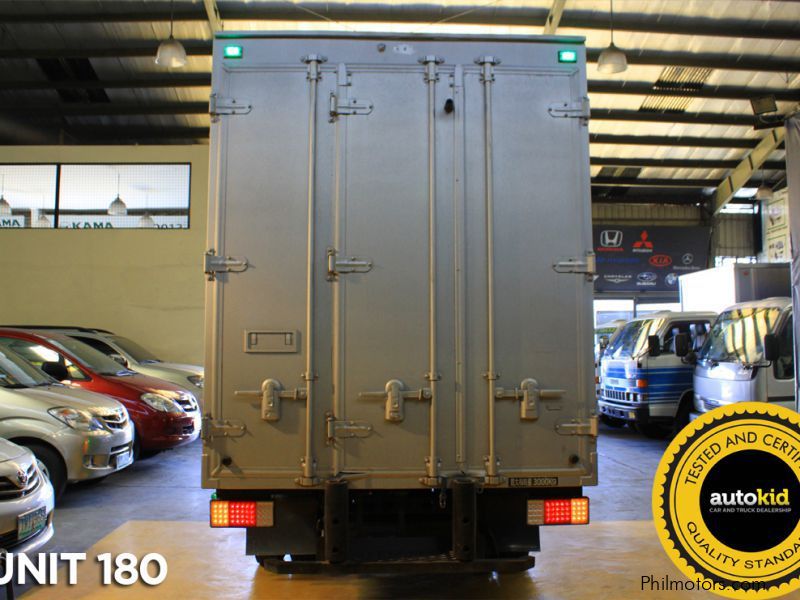 Isuzu Isuzu 4HL1 Alum van-Freezer Box Truck in Philippines