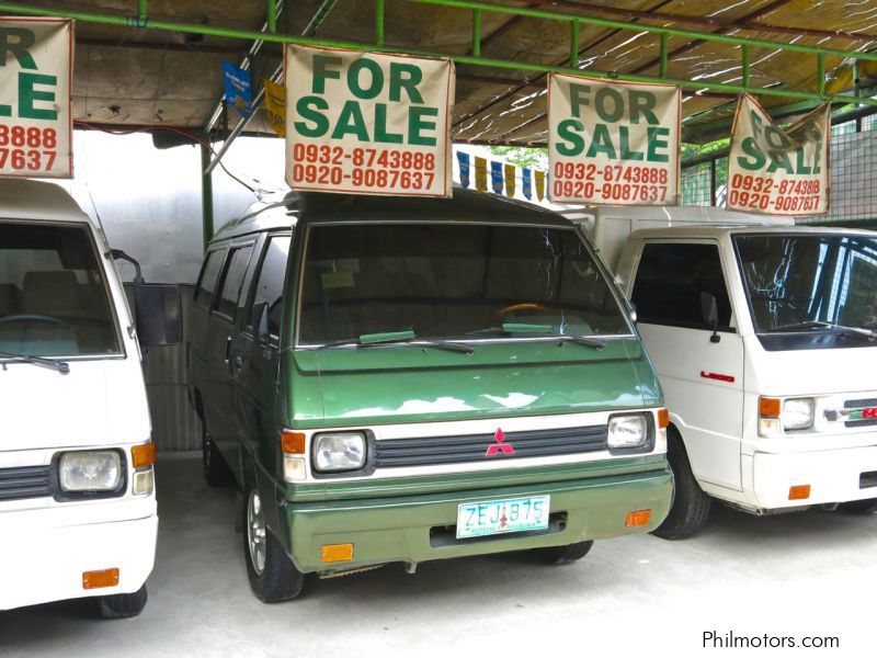 Mitsubishi L300 Versa van in Philippines