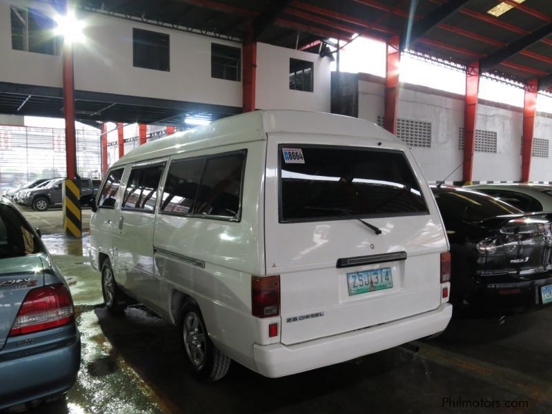 Mitsubishi L300 Versa Van  in Philippines