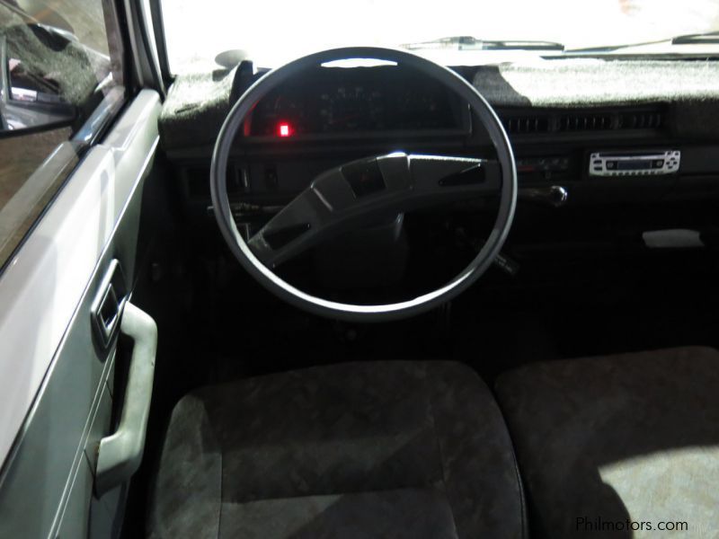 Mitsubishi L300 Versa Van  in Philippines