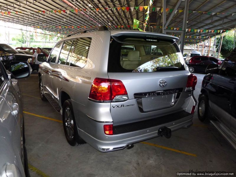 Toyota Land Cruiser VXR Limited V8 in Philippines