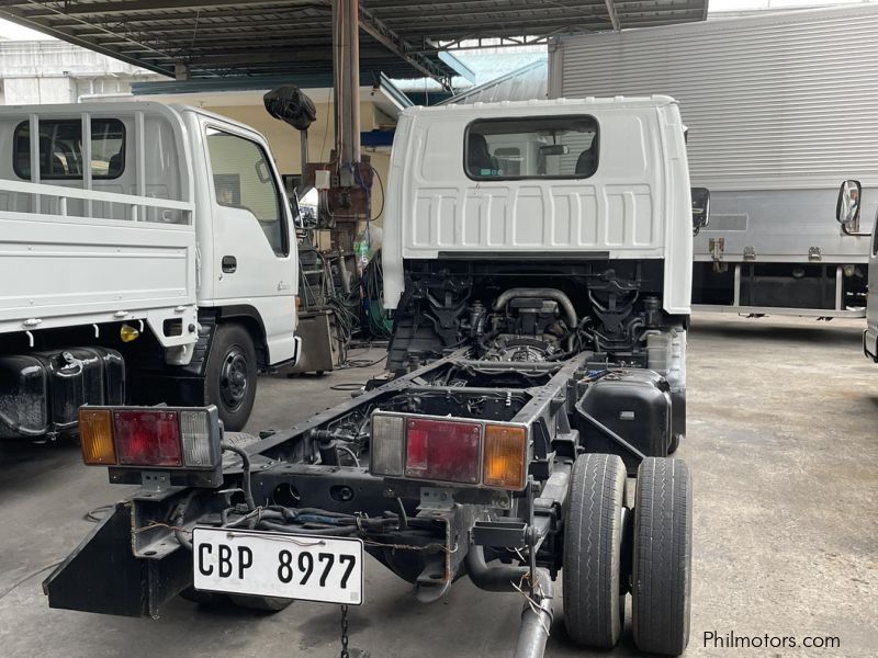 Isuzu ELF 10FT CAB AND CHASSIS TRUCK in Philippines