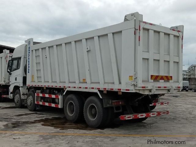 Shacman 5000 dump truck 8x4 12wheel 35 cbm brand new for sale sinotruk howo dongfeng faw in Philippines