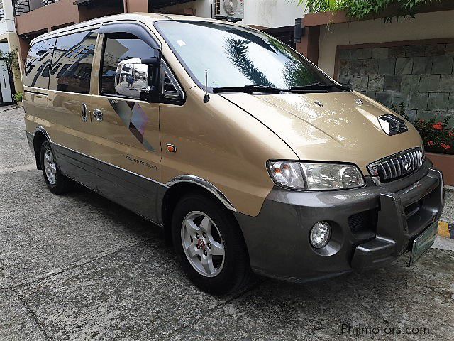 Автомобиль hyundai starex