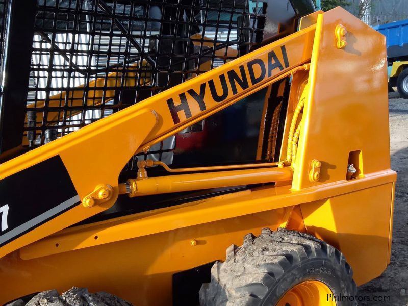 Used hyundai skid loader or payloader 2001 skid loader or payloader for sale Quezon City