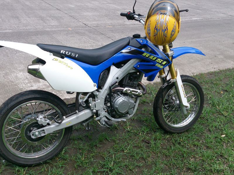 rusi krz 200 price