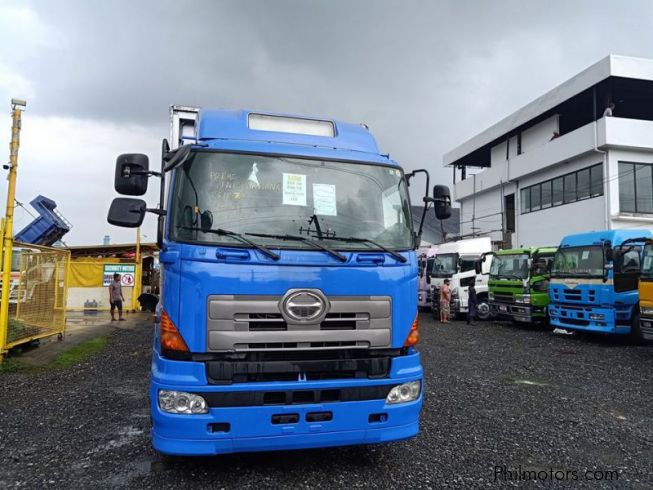 Hino 700 in Philippines