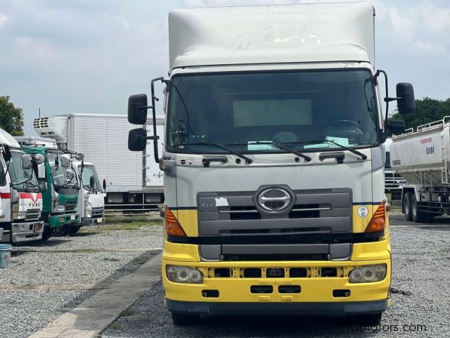 Hino WINGVAN in Philippines