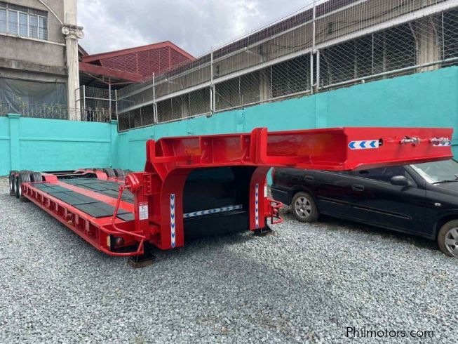 HYUNDAI LOW BED TRAILER in Philippines