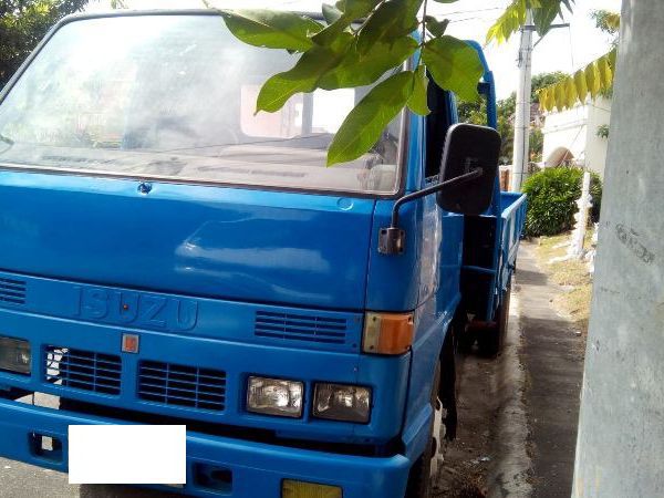 Isuzu Elf in Philippines