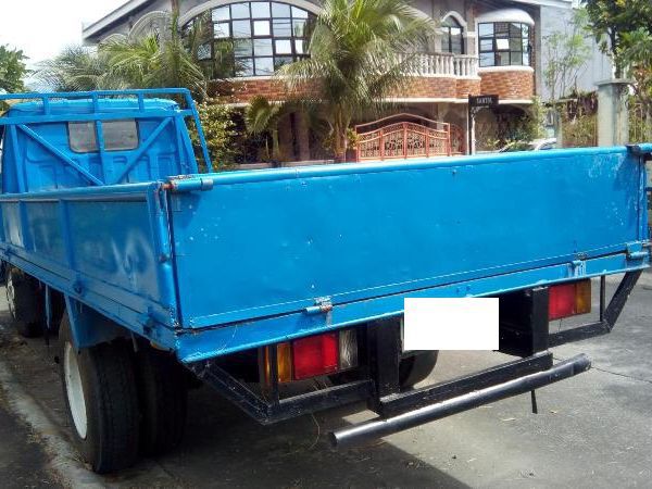 Isuzu Elf in Philippines