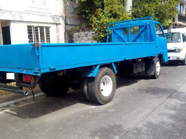 Isuzu Elf in Philippines