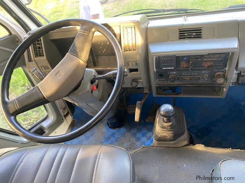 Isuzu Elf in Philippines