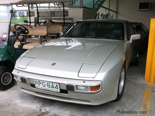 Porsche 944 in Philippines