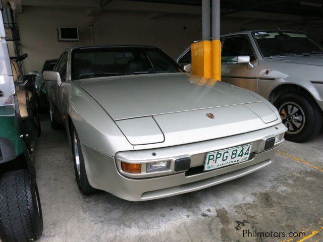 Porsche 944 in Philippines