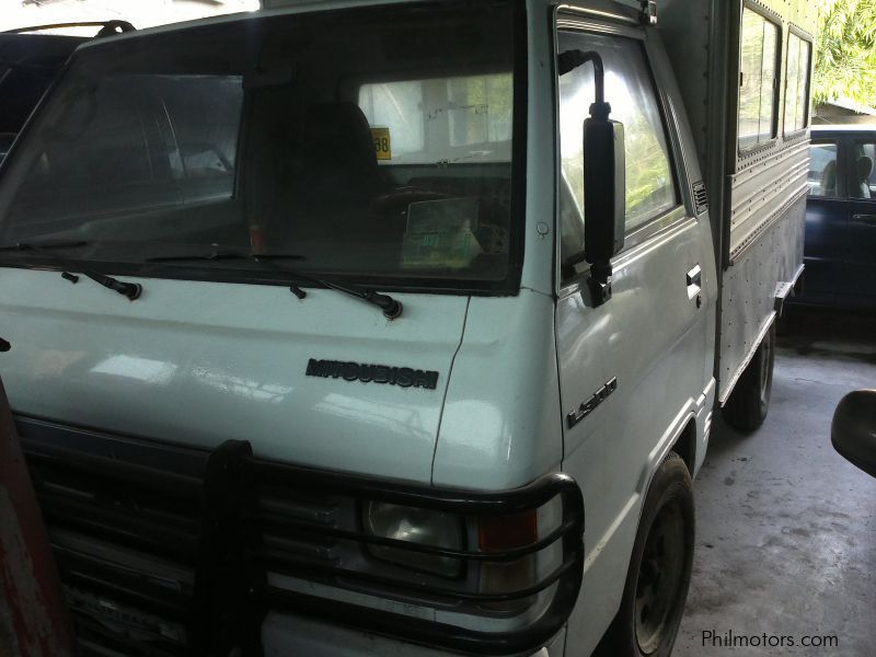 Mitsubishi L300 Closed Van in Philippines