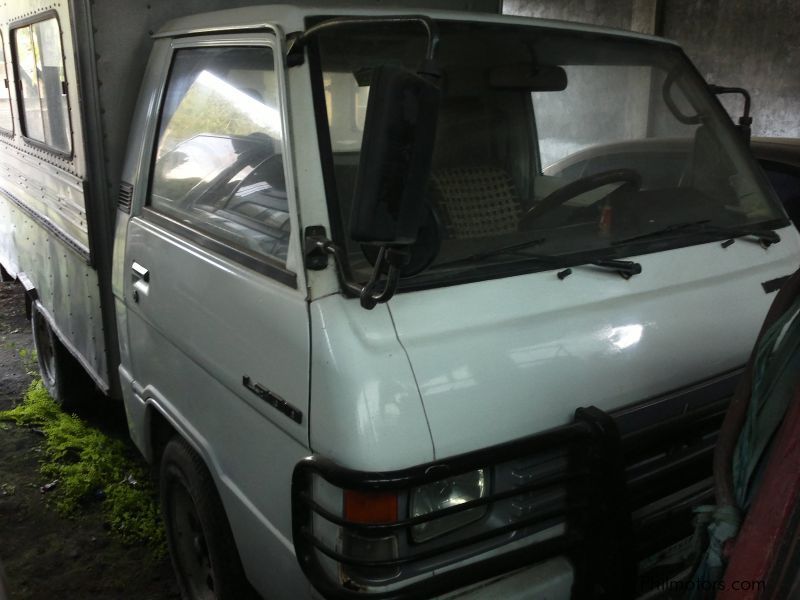 Mitsubishi L300 Closed Van in Philippines