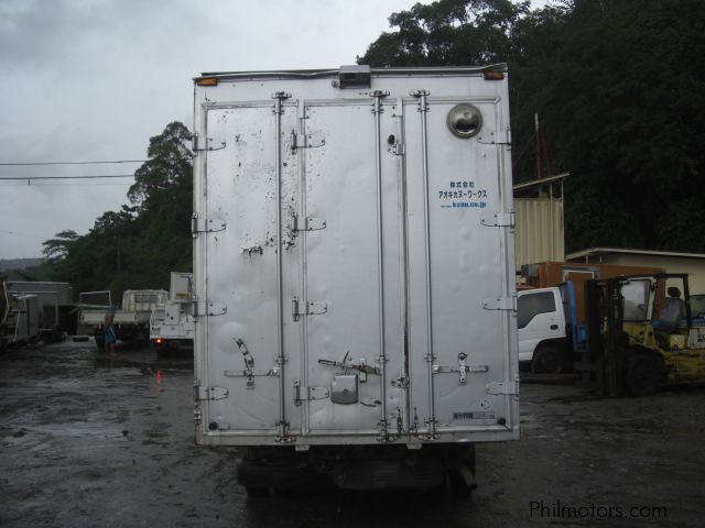 Isuzu ELF CLOSED VAN in Philippines