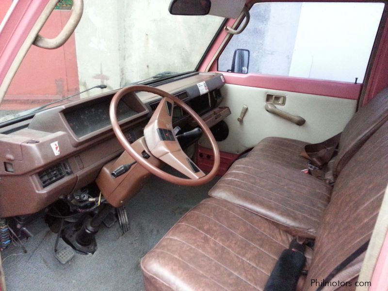 Mitsubishi L300 Closed Van in Philippines