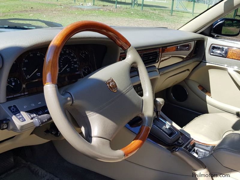 Jaguar XJ6 VANDEN PLAS in Philippines