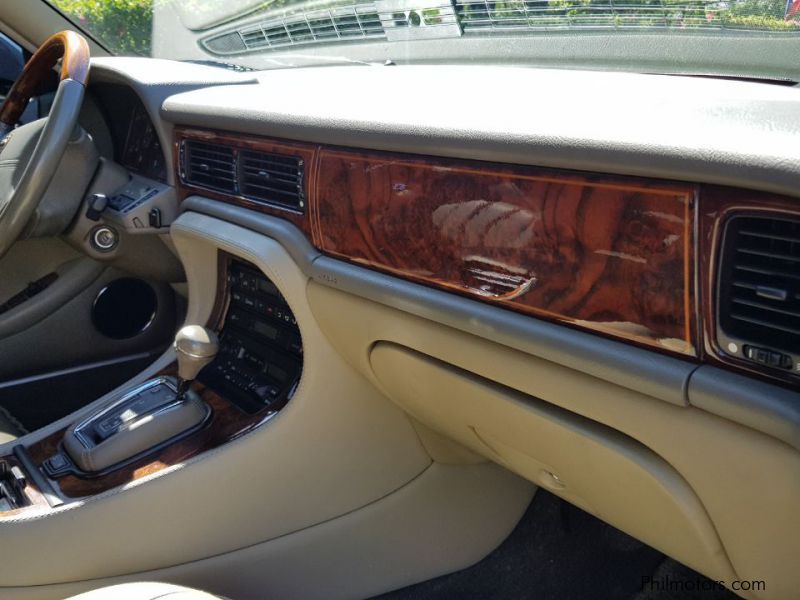 Jaguar XJ6 VANDEN PLAS in Philippines