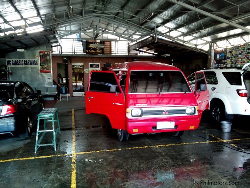 Mitsubishi L300 Versa Van in Philippines