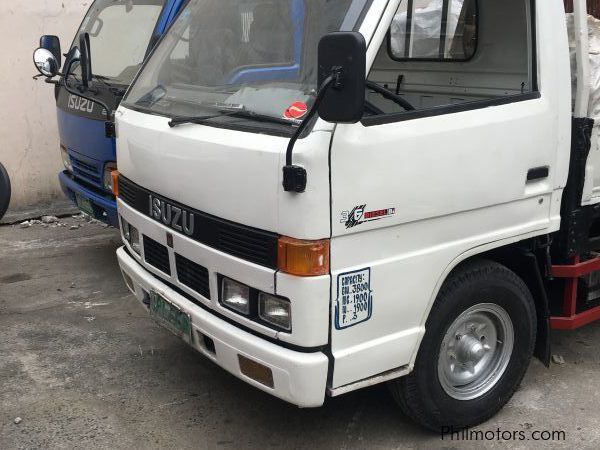 Isuzu Elf Dropside in Philippines