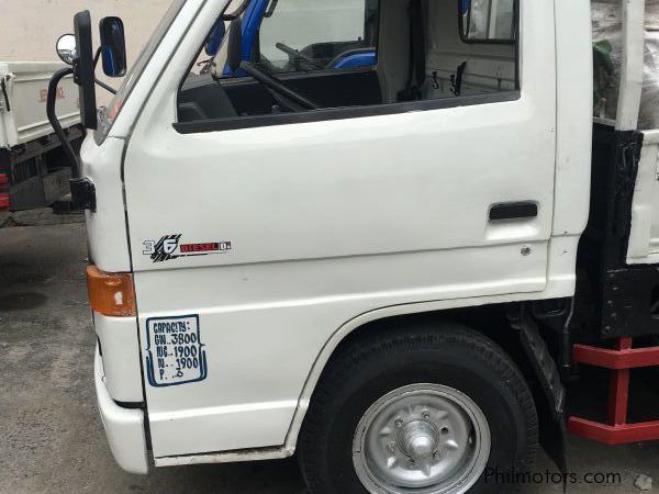 Isuzu Elf Dropside in Philippines