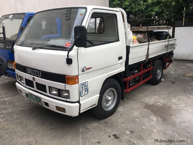 Isuzu Elf Dropside in Philippines