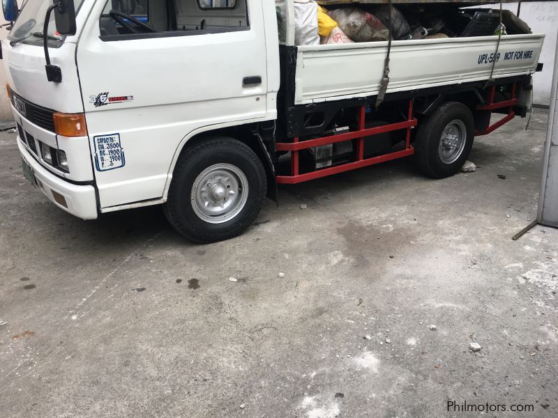 Isuzu Elf Dropside in Philippines