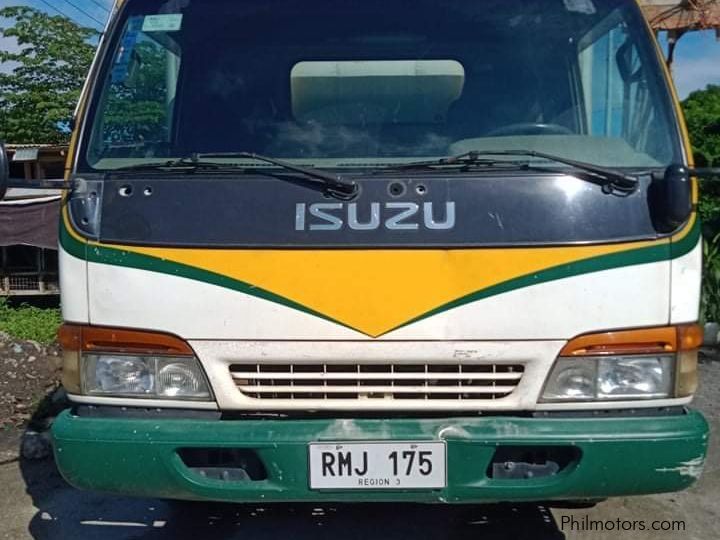 Isuzu Elf close van in Philippines