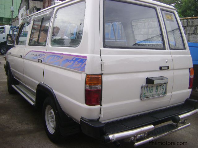 Toyota station wagon in Philippines