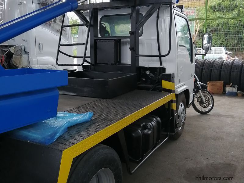 Isuzu Elf CBU 4HG1 Manlift 12 Meter Height in Philippines