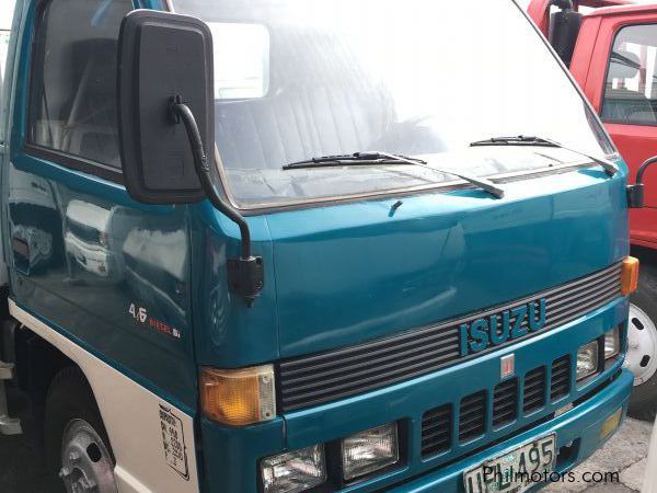 Isuzu Elf Dropside in Philippines