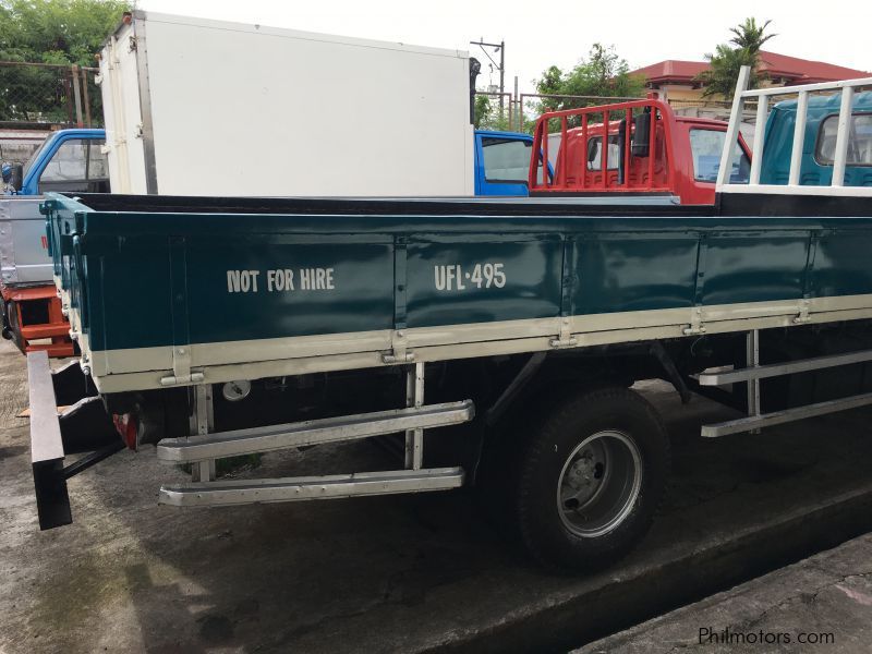 Isuzu Elf Dropside in Philippines