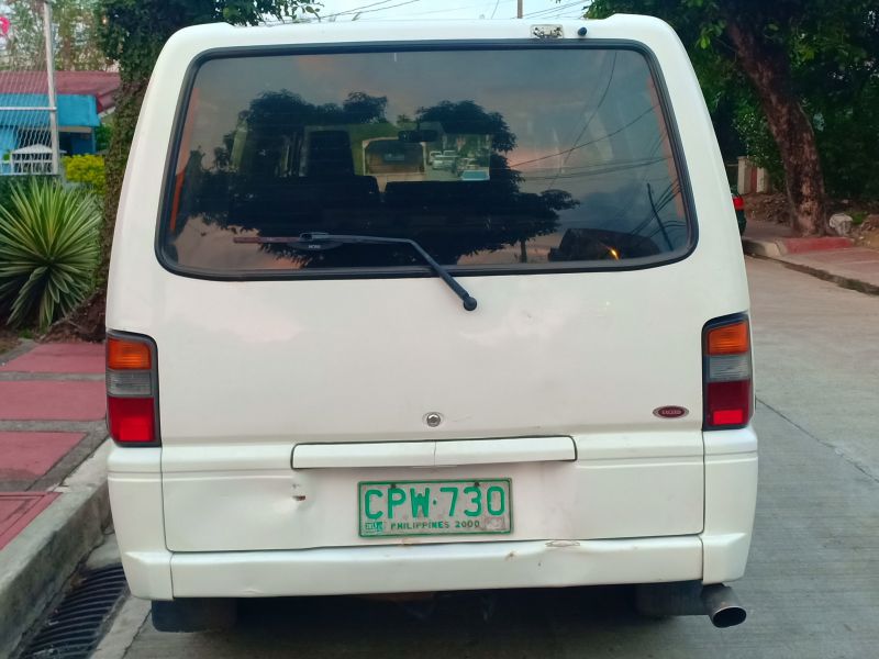 Mitsubishi L300 Exceed Minivan in Philippines