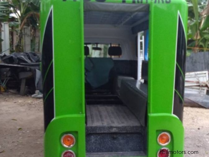 Suzuki Multicab 4x2 Scrum Side Back Door Passenger Jeepney in Philippines