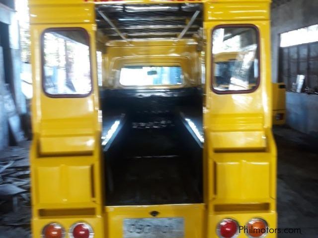 Suzuki Multicab Scrum 4x4 Passenger Jeepney Yellow 8 seating in Philippines