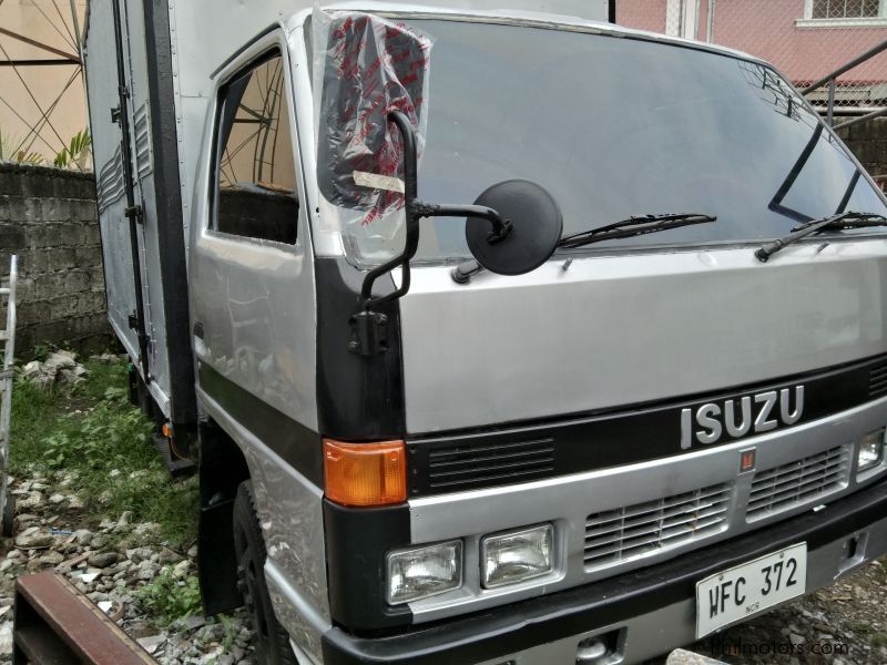 Isuzu Aluminum close van in Philippines