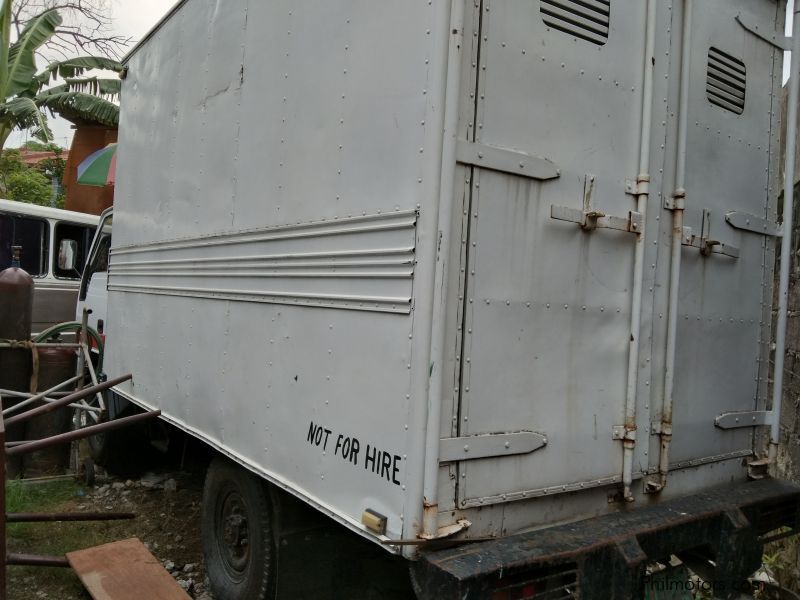 Isuzu Aluminum close van in Philippines