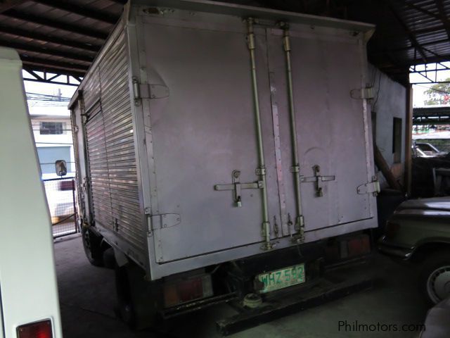 Isuzu Elf closed Van in Philippines