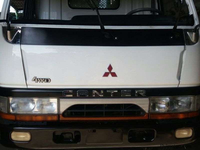 Mitsubishi Canter 4x4 Rear Single Tire Cargo Drop side truck 4M40 MT  in Philippines