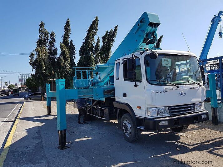 Used Hyundai Manlift