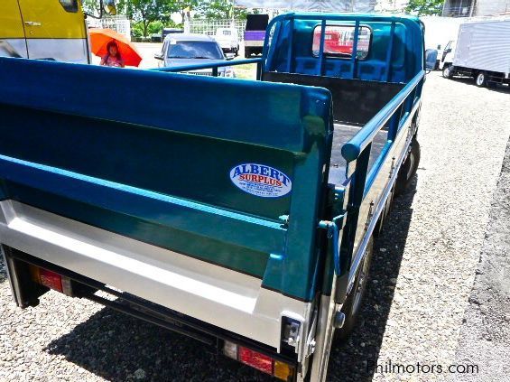 Isuzu ELF 250 in Philippines