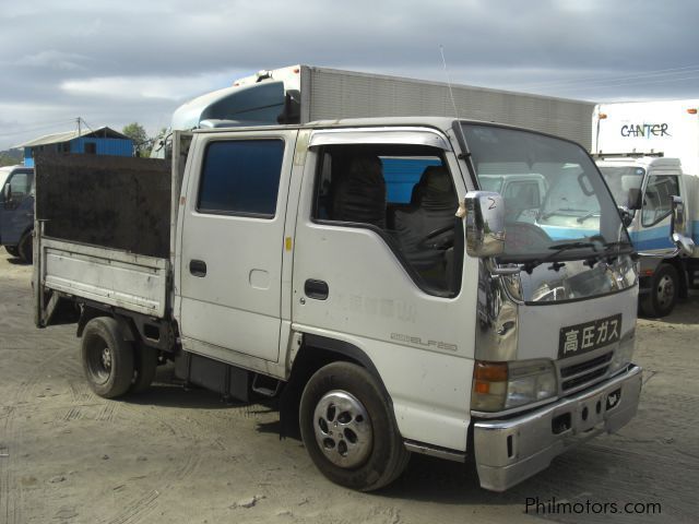 Isuzu ELF DOUBLE CAB in Philippines