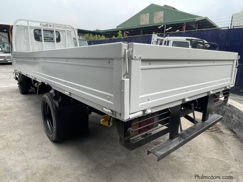 Isuzu ELF GIGA 14FT DROPSIDE TRUCK in Philippines