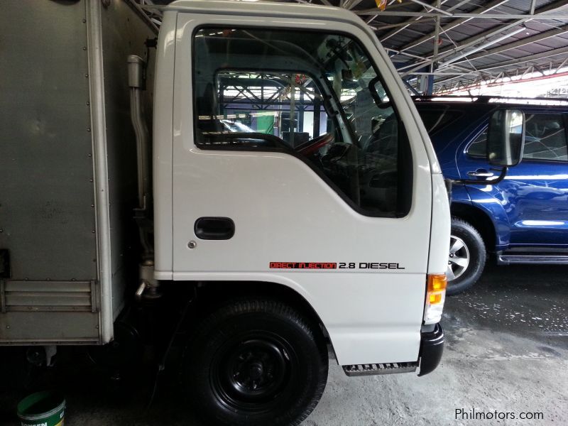 Isuzu Elf NHR in Philippines